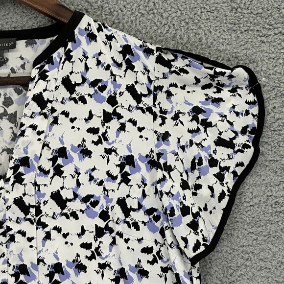 The Limited Blouse Top Women M White Blue Printed Fluttered Short Sleeves J26 - Picture 2 of 12